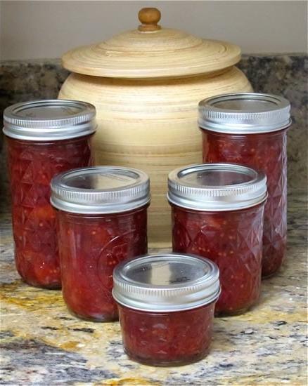 Chutney di Ciliegie e Albicocche in un barattolo