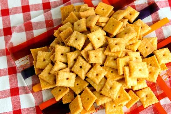 Il Caveau di Ottobre Unprocessed: Giorno 15 12 Homemade Whole Grain Cheez-Its