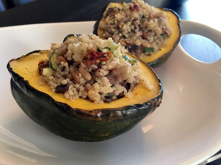 Zucca Acorn Ripiena di Quinoa Cotta