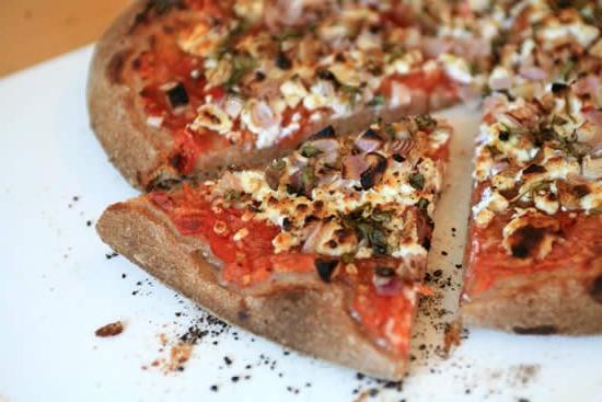 Pizza integrale fatta in casa