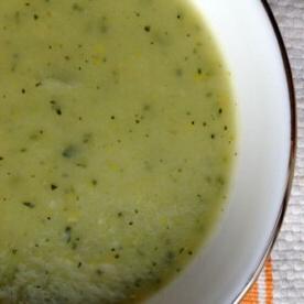 **Cinque Piatti Genuini da Fare con i Bambini** 5 Zuppa Fredda di Zucchine Estive