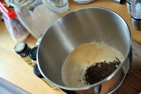 Ingredienti per impasto di pizza fatto in casa
