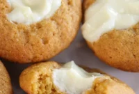 Swirled Pumpkin Cheesecake Muffins