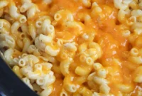 Set-It-and-Forget-It Crockpot Mac and Cheese