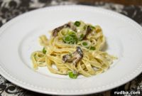 Velvety Mushroom Fettuccine Alfredo