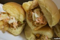 Mouthwatering BBQ Pulled Chicken Sliders