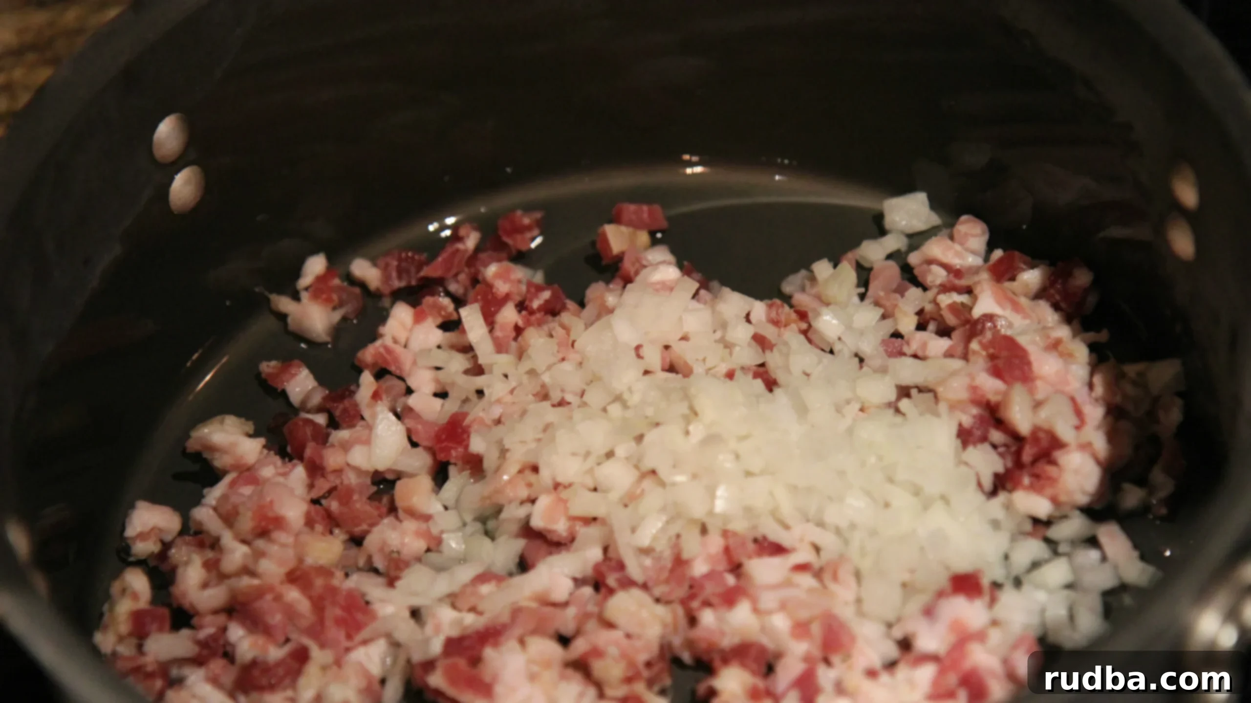 Sauce until the onions are clear.