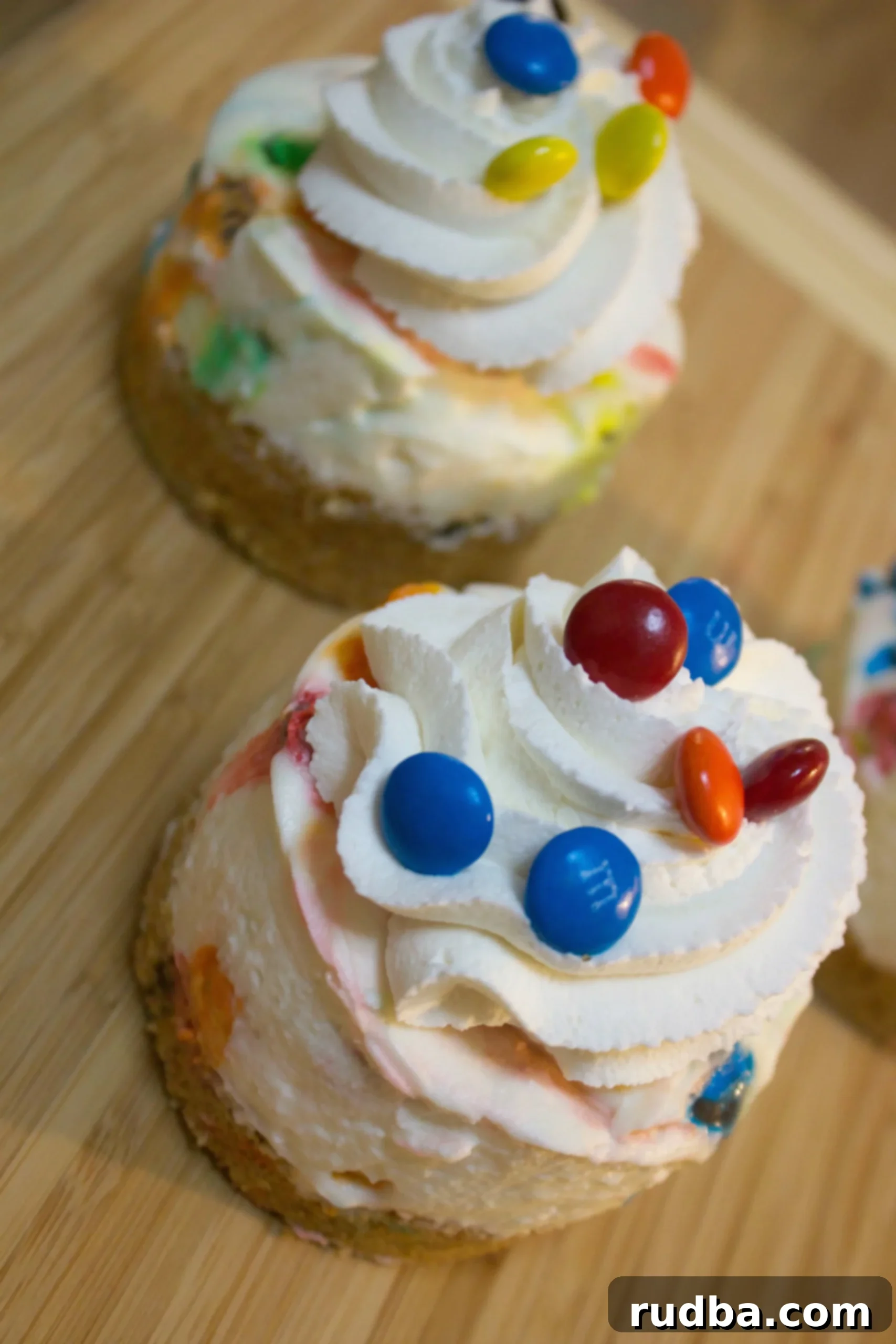 Super cute mini no bake cheesecakes