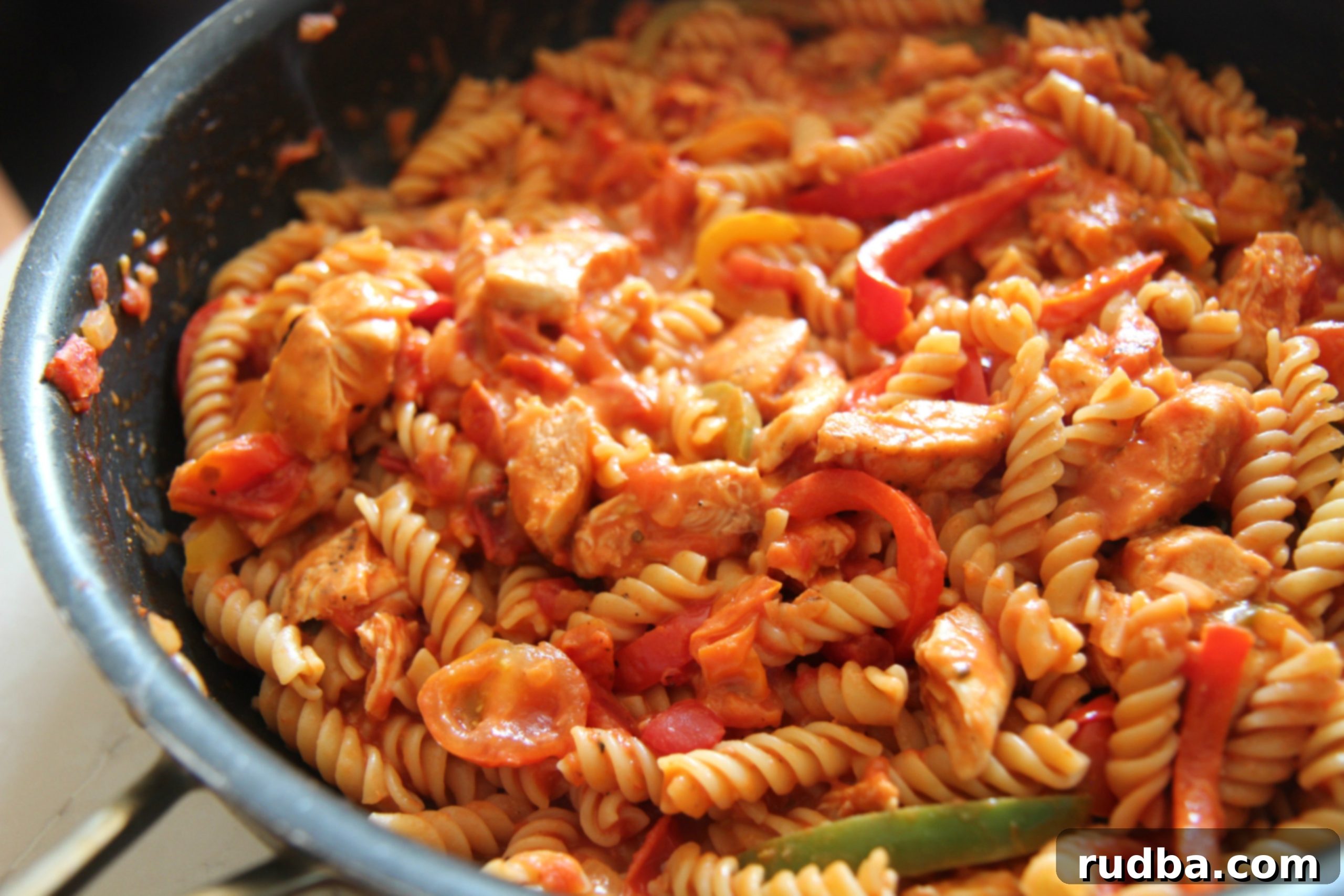 This creamy chicken fajita pasta is not only delicious but also makes for perfect, flavorful leftovers to enjoy later.